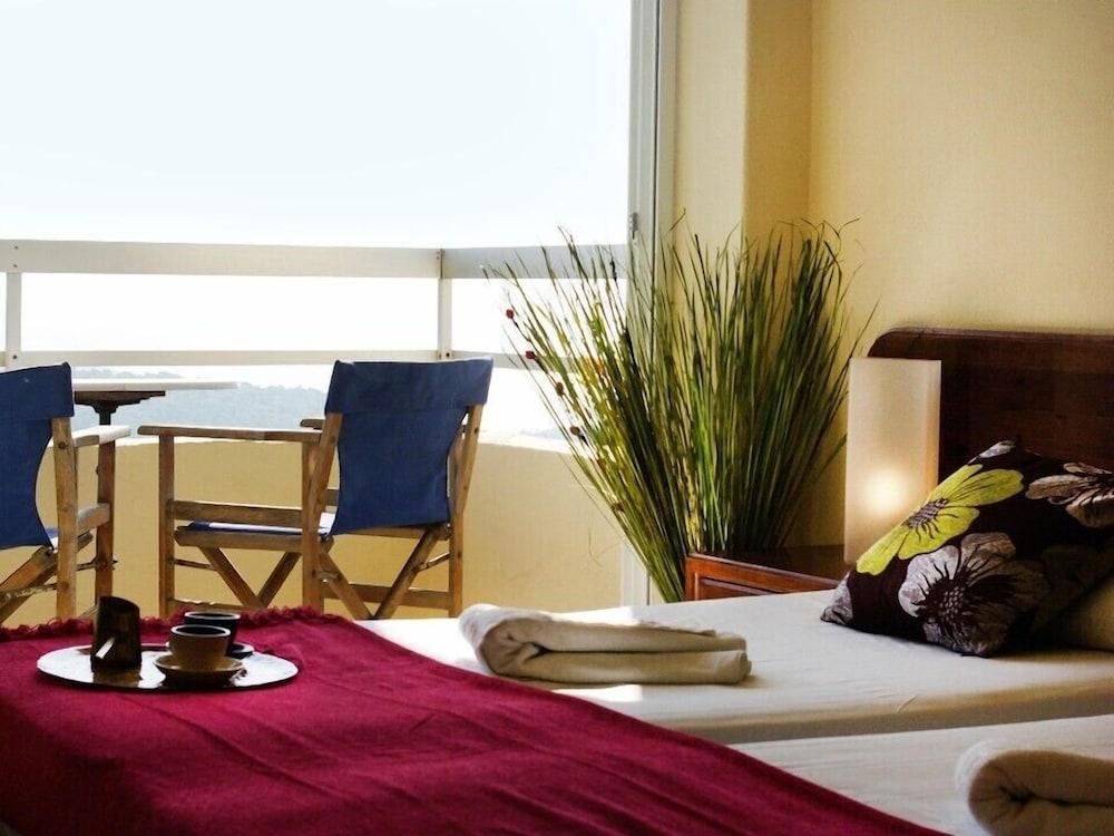 Thomas Hotel Monólithosz Kültér fotó